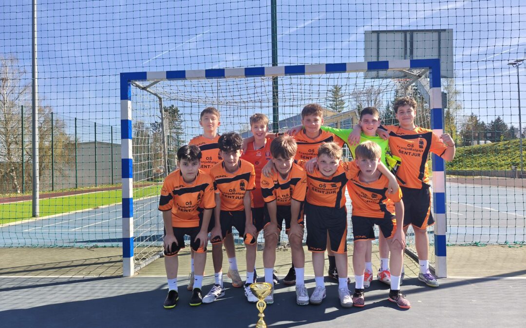 Mlajši dečki občinski prvaki v nogometu